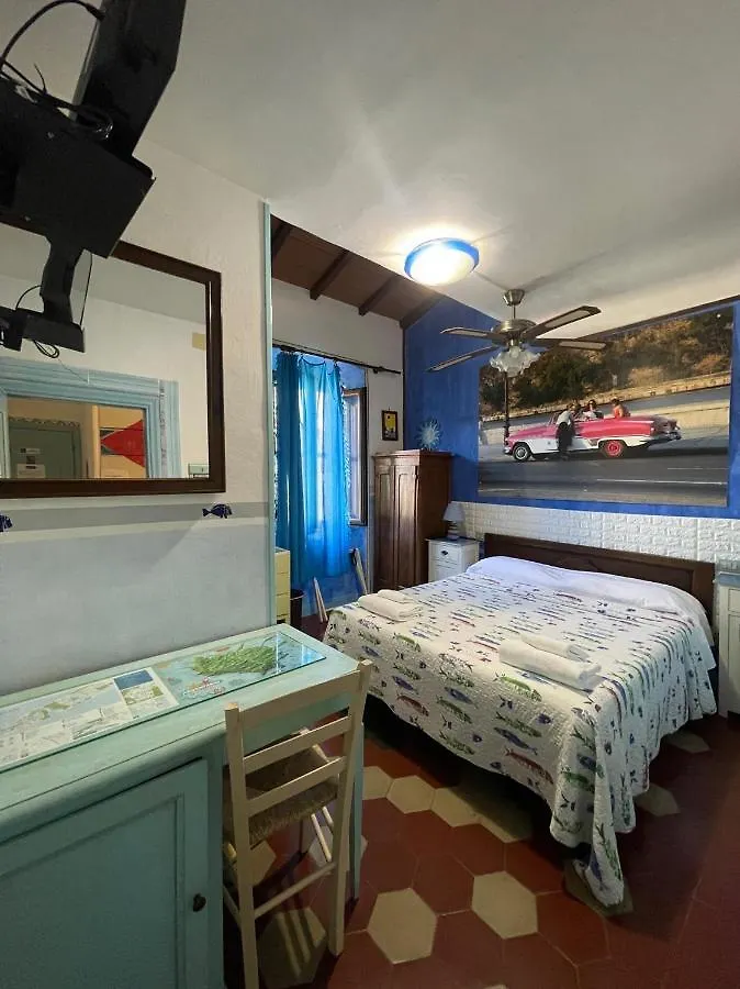 אורבטלו B&B Tony And Judy 0*,